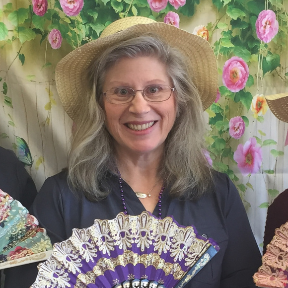 Meet your Posher, Cynthia - Picture 1 of 1